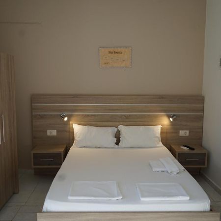 Romantza Apartments Agia Marina Eksteriør bilde