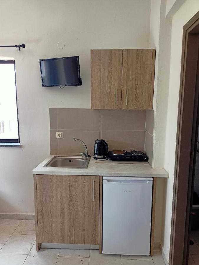 Romantza Apartments Agia Marina Eksteriør bilde