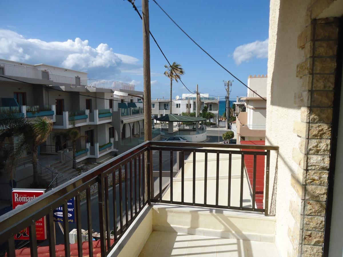 Romantza Apartments Agia Marina Eksteriør bilde