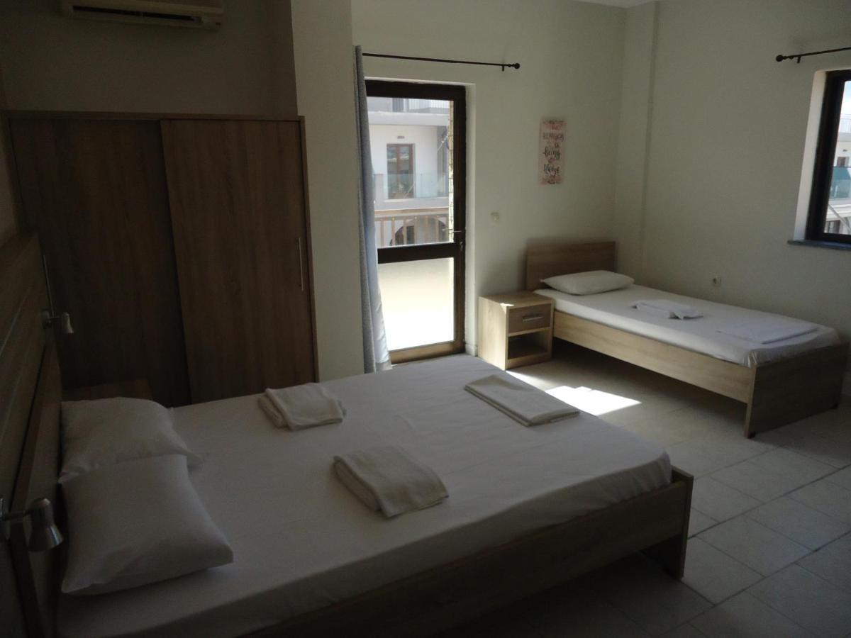 Romantza Apartments Agia Marina Eksteriør bilde