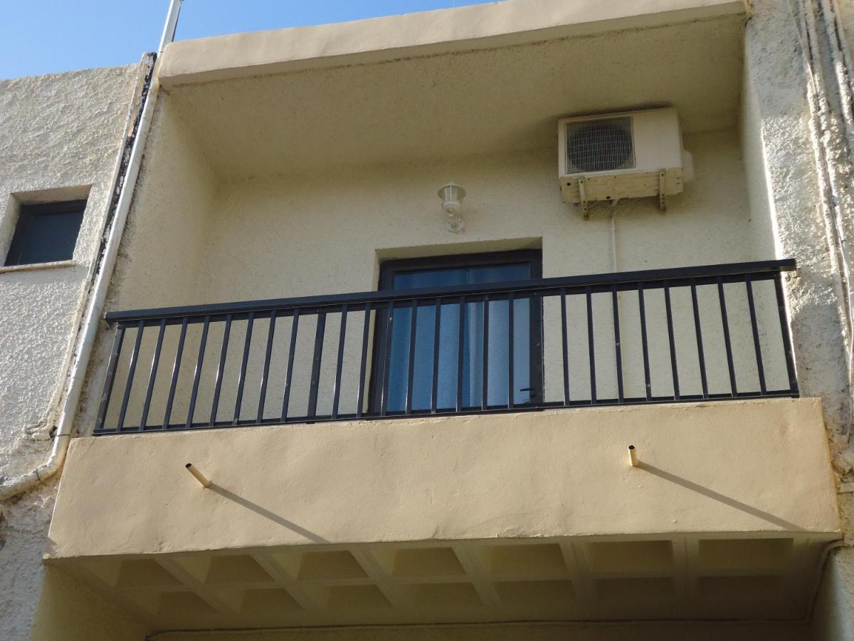 Romantza Apartments Agia Marina Eksteriør bilde