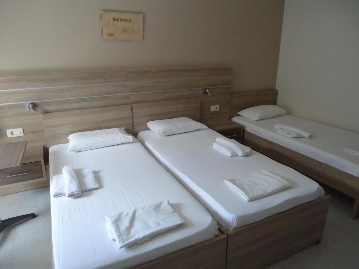 Romantza Apartments Agia Marina Eksteriør bilde