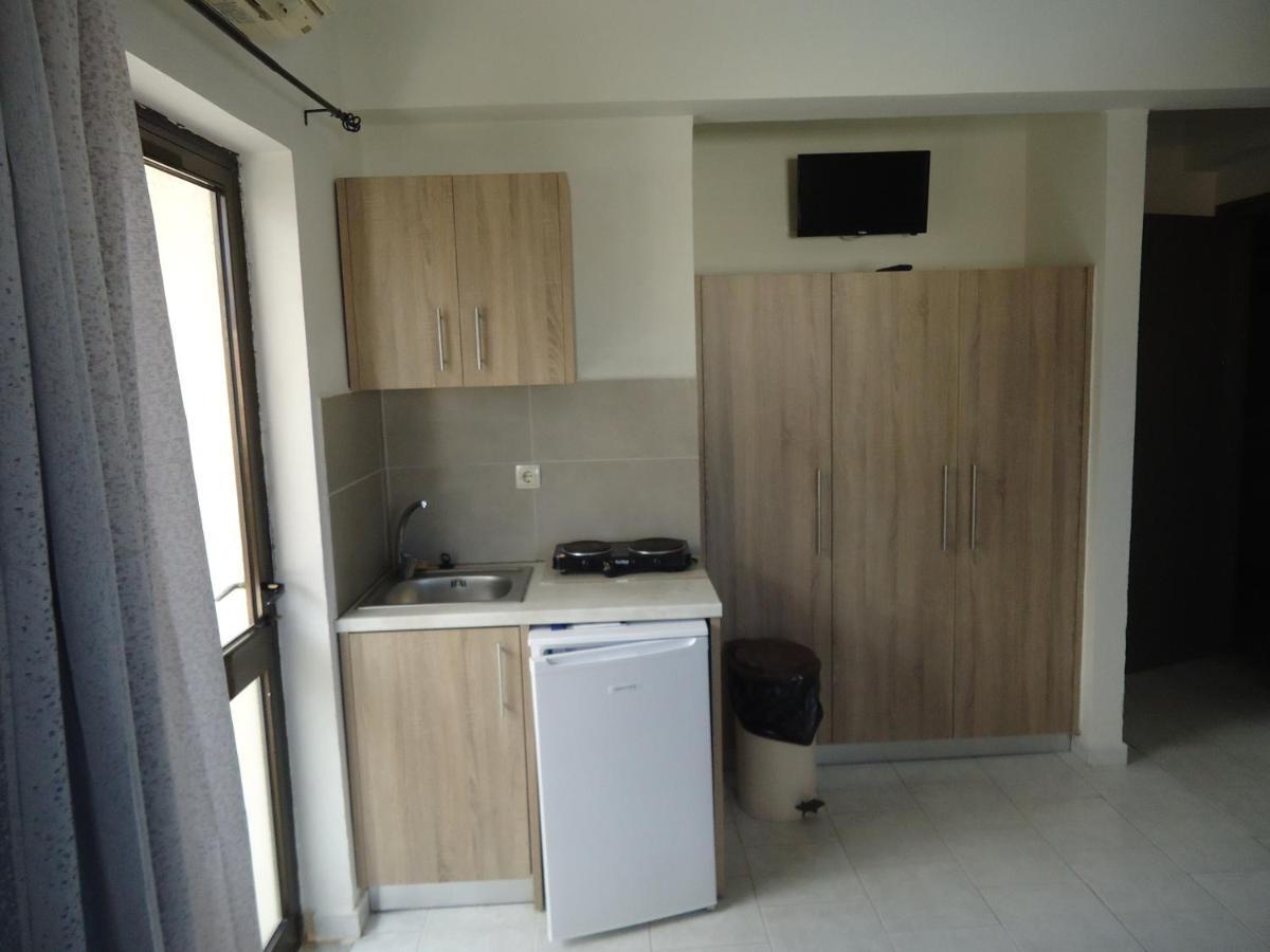 Romantza Apartments Agia Marina Eksteriør bilde