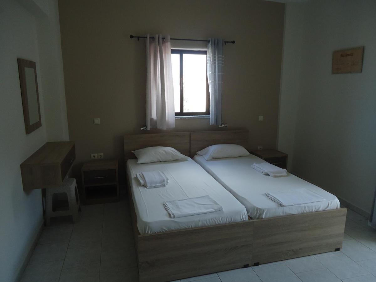 Romantza Apartments Agia Marina Eksteriør bilde