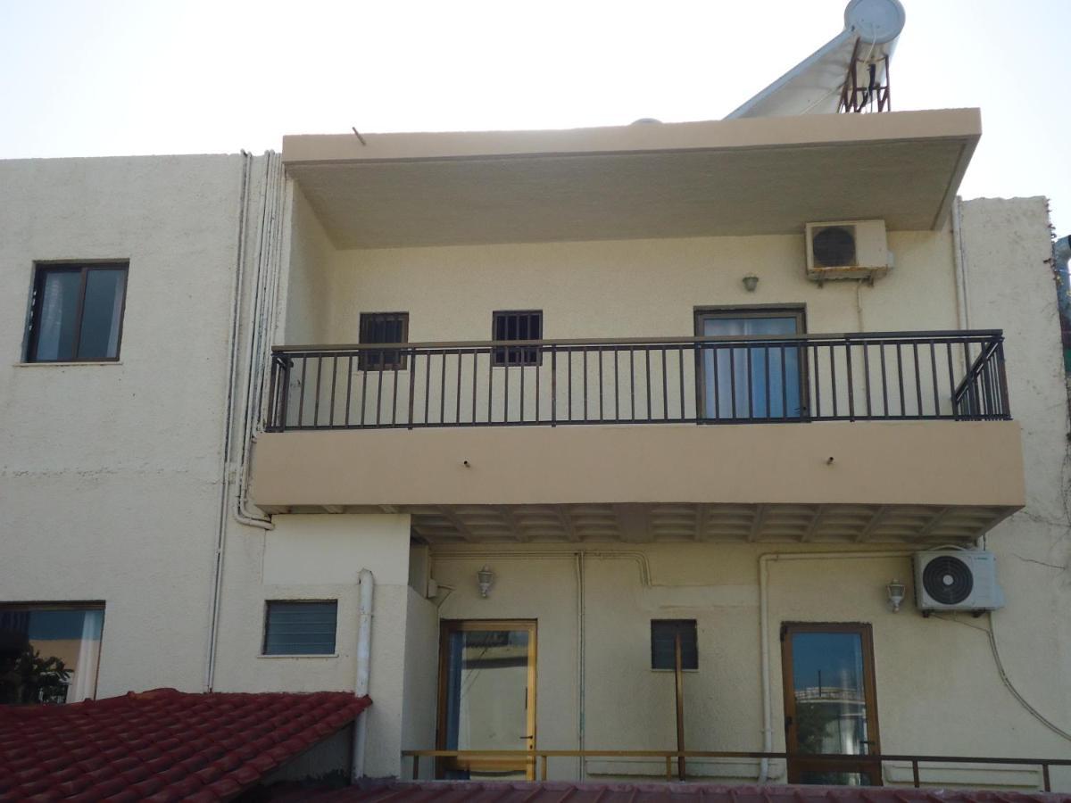Romantza Apartments Agia Marina Eksteriør bilde