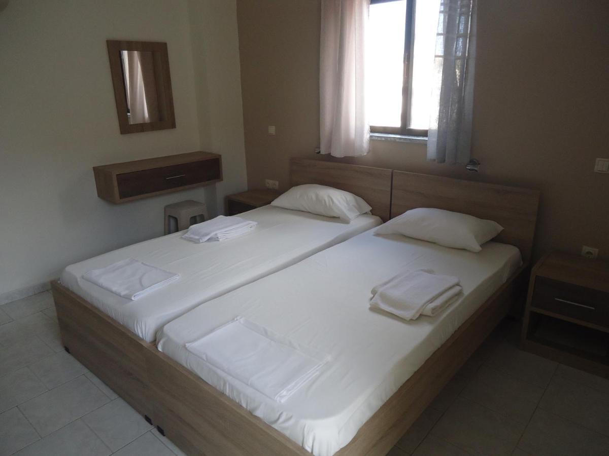 Romantza Apartments Agia Marina Eksteriør bilde