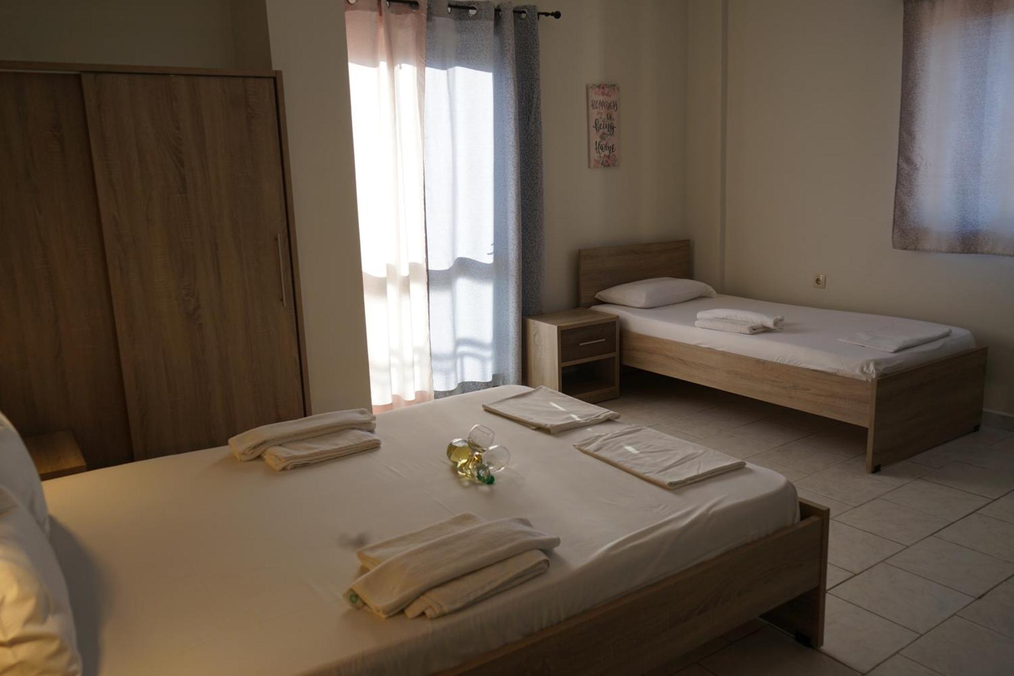 Romantza Apartments Agia Marina Eksteriør bilde