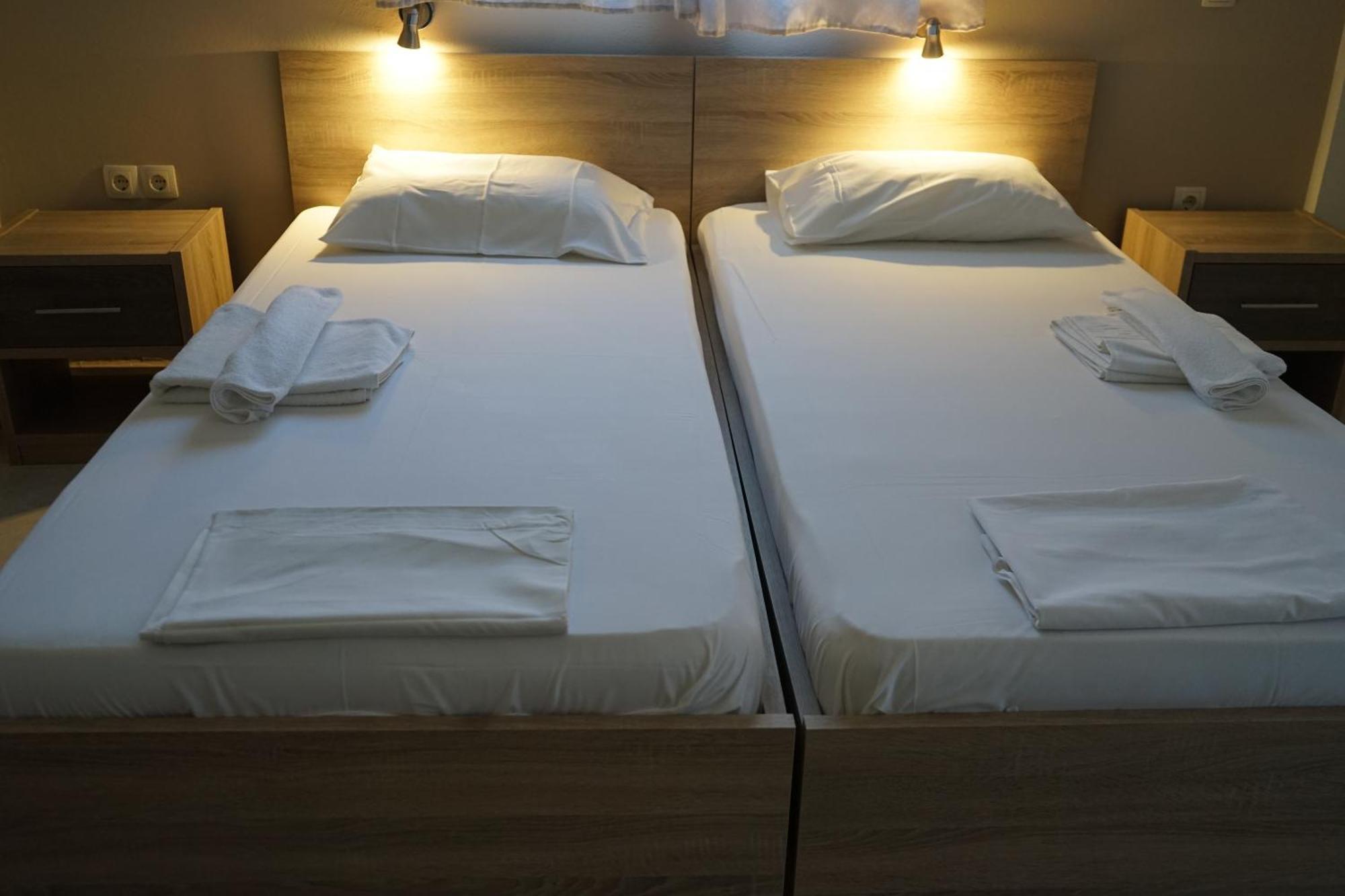 Romantza Apartments Agia Marina Eksteriør bilde