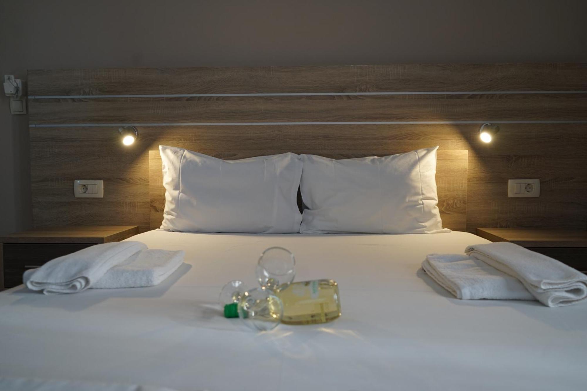 Romantza Apartments Agia Marina Eksteriør bilde