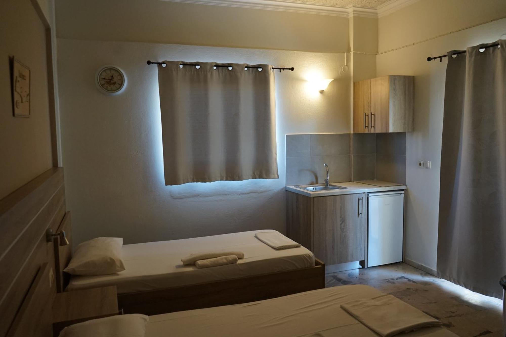 Romantza Apartments Agia Marina Eksteriør bilde