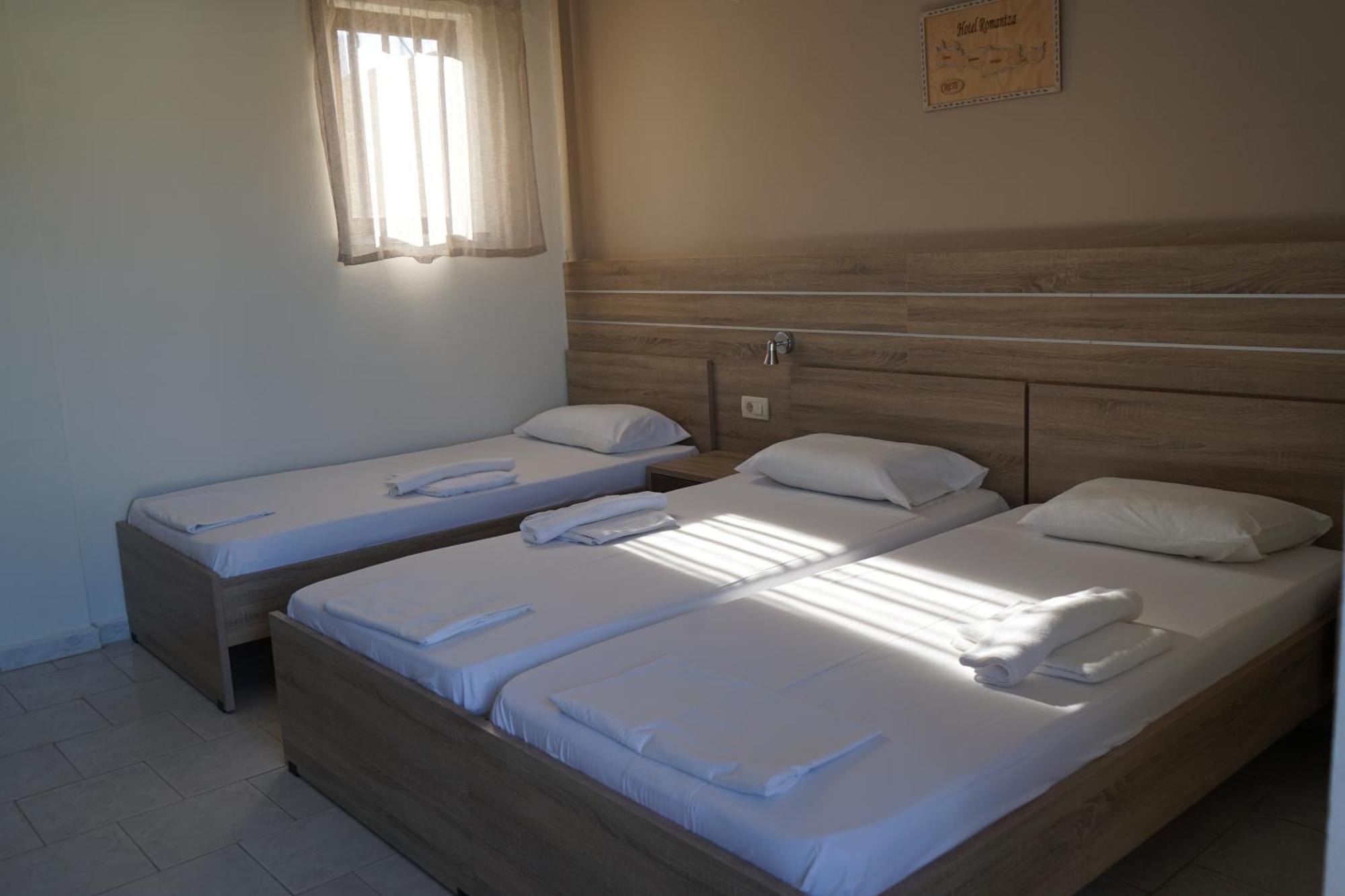 Romantza Apartments Agia Marina Eksteriør bilde