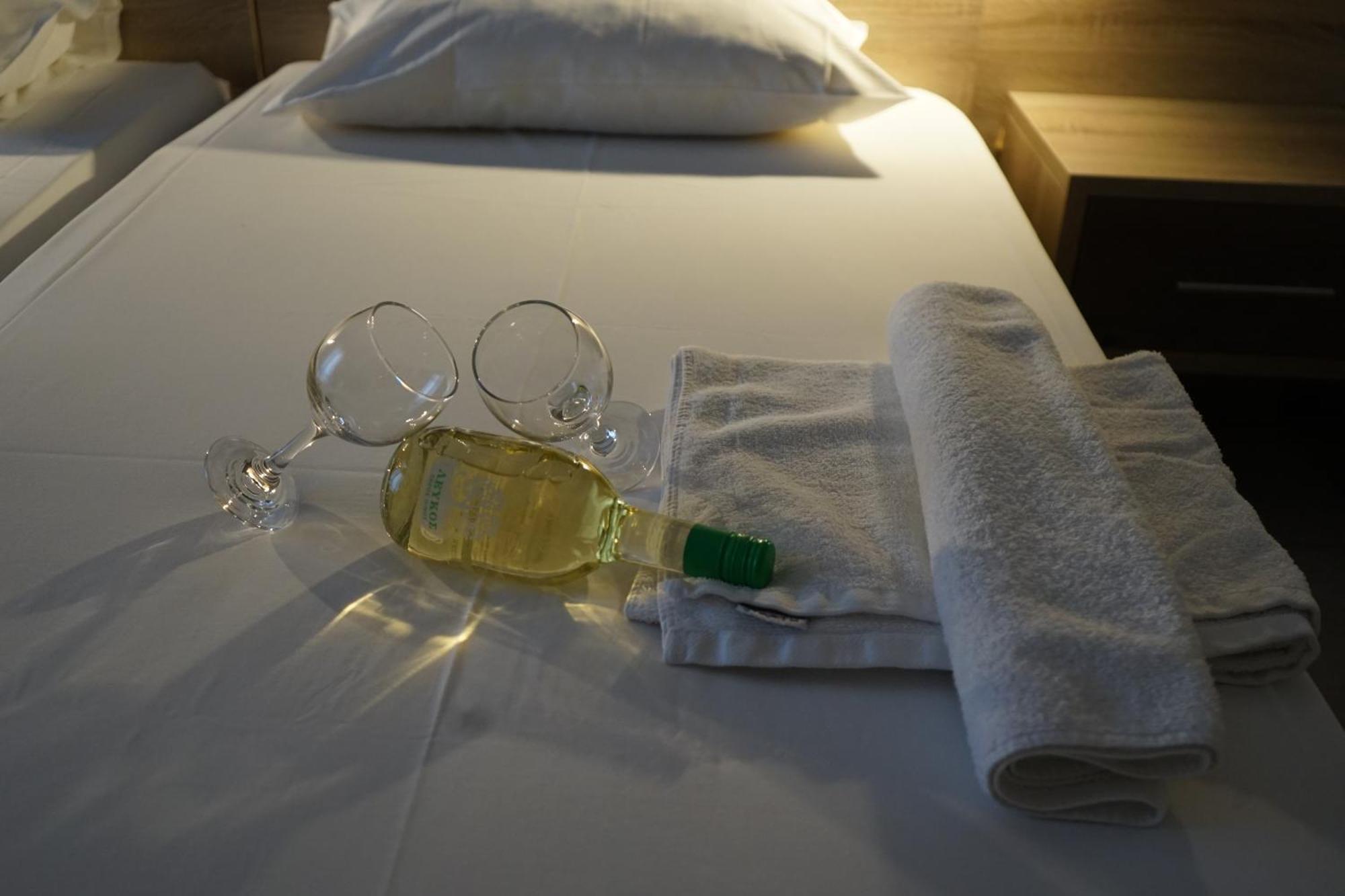 Romantza Apartments Agia Marina Eksteriør bilde