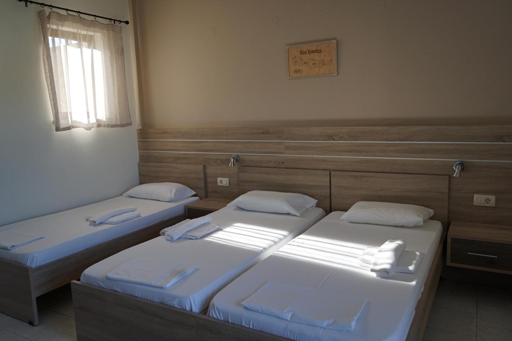 Romantza Apartments Agia Marina Eksteriør bilde